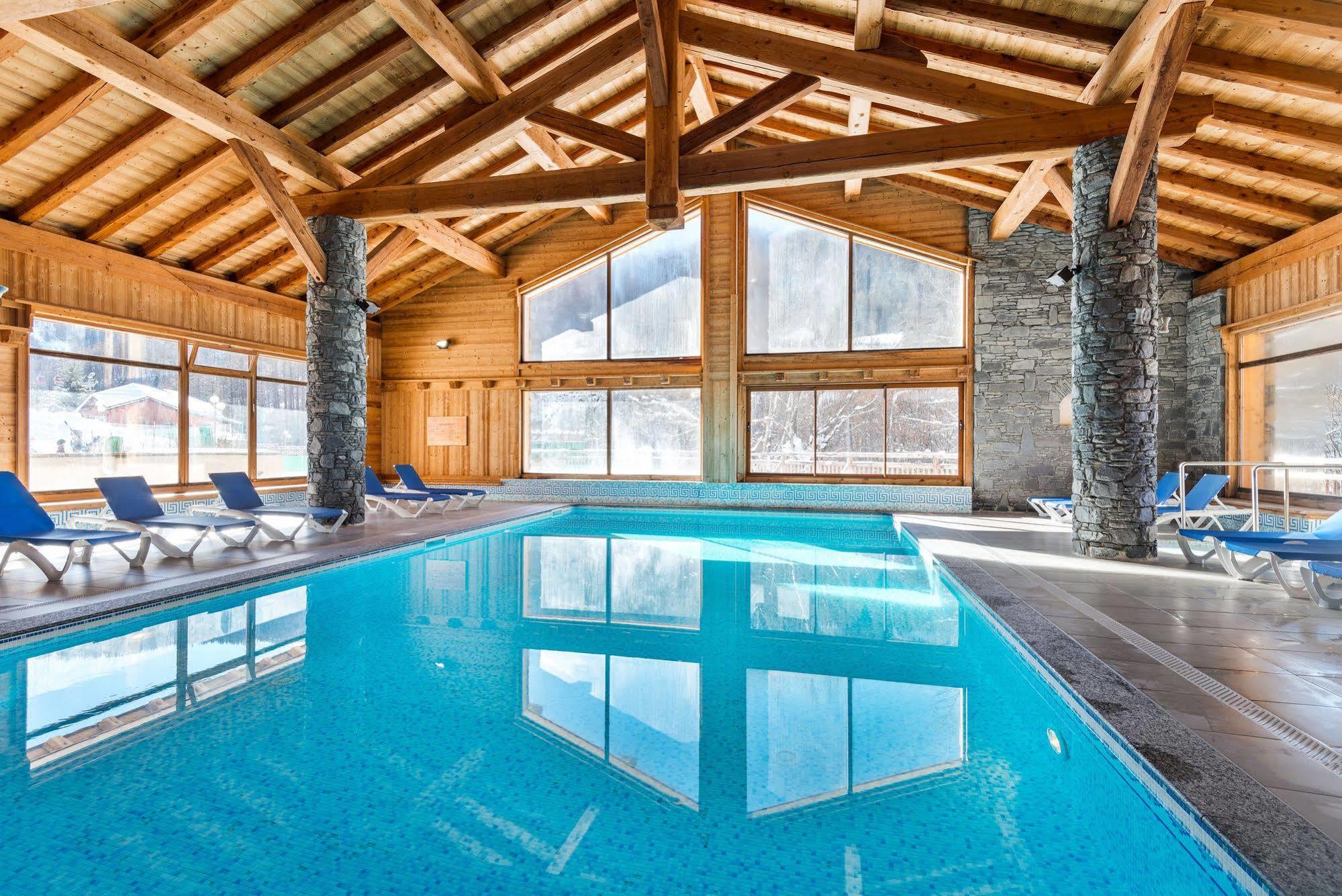 Lagrange Vacances Le Hameau Du Rocher Blanc Serre Chevalier Exterior foto